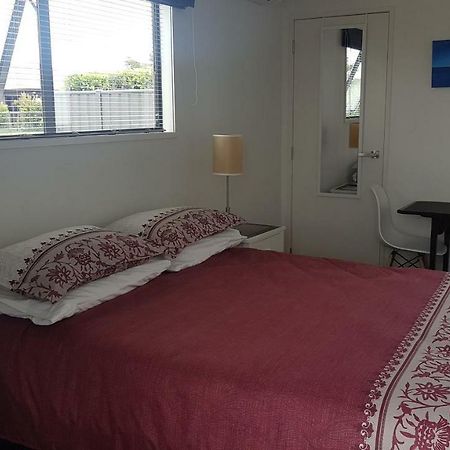 Accommodation In Frimley ヘイスティングズ エクステリア 写真