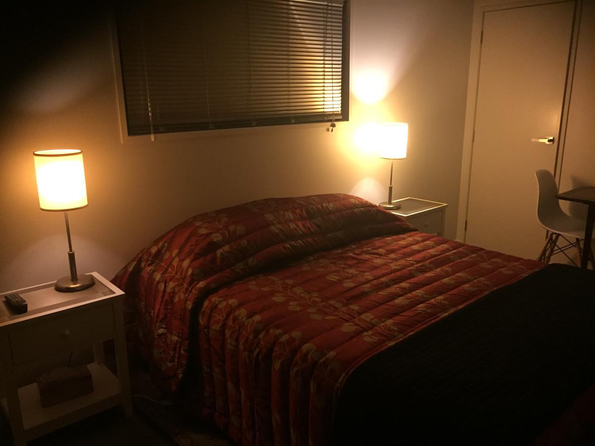 Accommodation In Frimley ヘイスティングズ エクステリア 写真