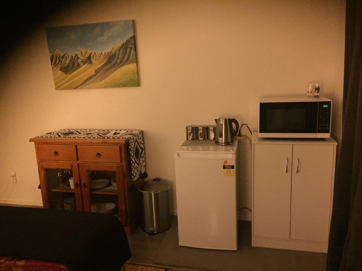 Accommodation In Frimley ヘイスティングズ エクステリア 写真
